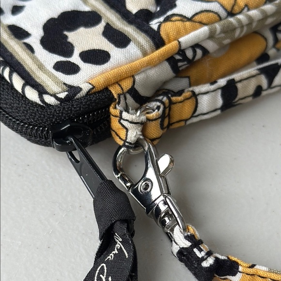 Vera Bradley Go Wild Wristlet Floral Quilted Wristlet Wallet - Picture 15 of 16